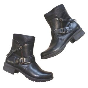 Clarks Black Moto Ankle Boots Women's Black Leather Booties size 6.5